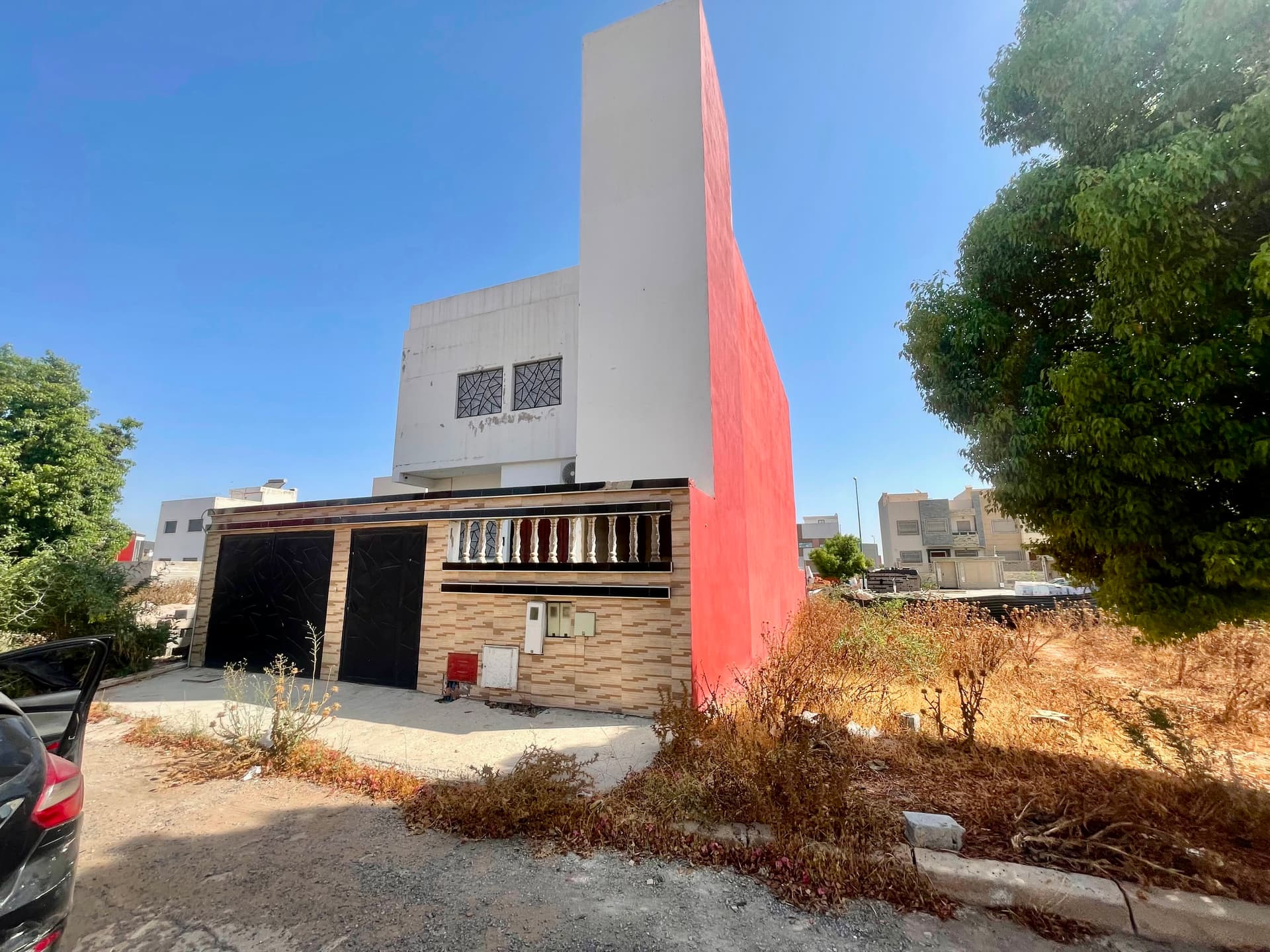 Villa spacieuse 125m² à vendre à Menzil Lotissement El Karam Berrechid terrasse balcon