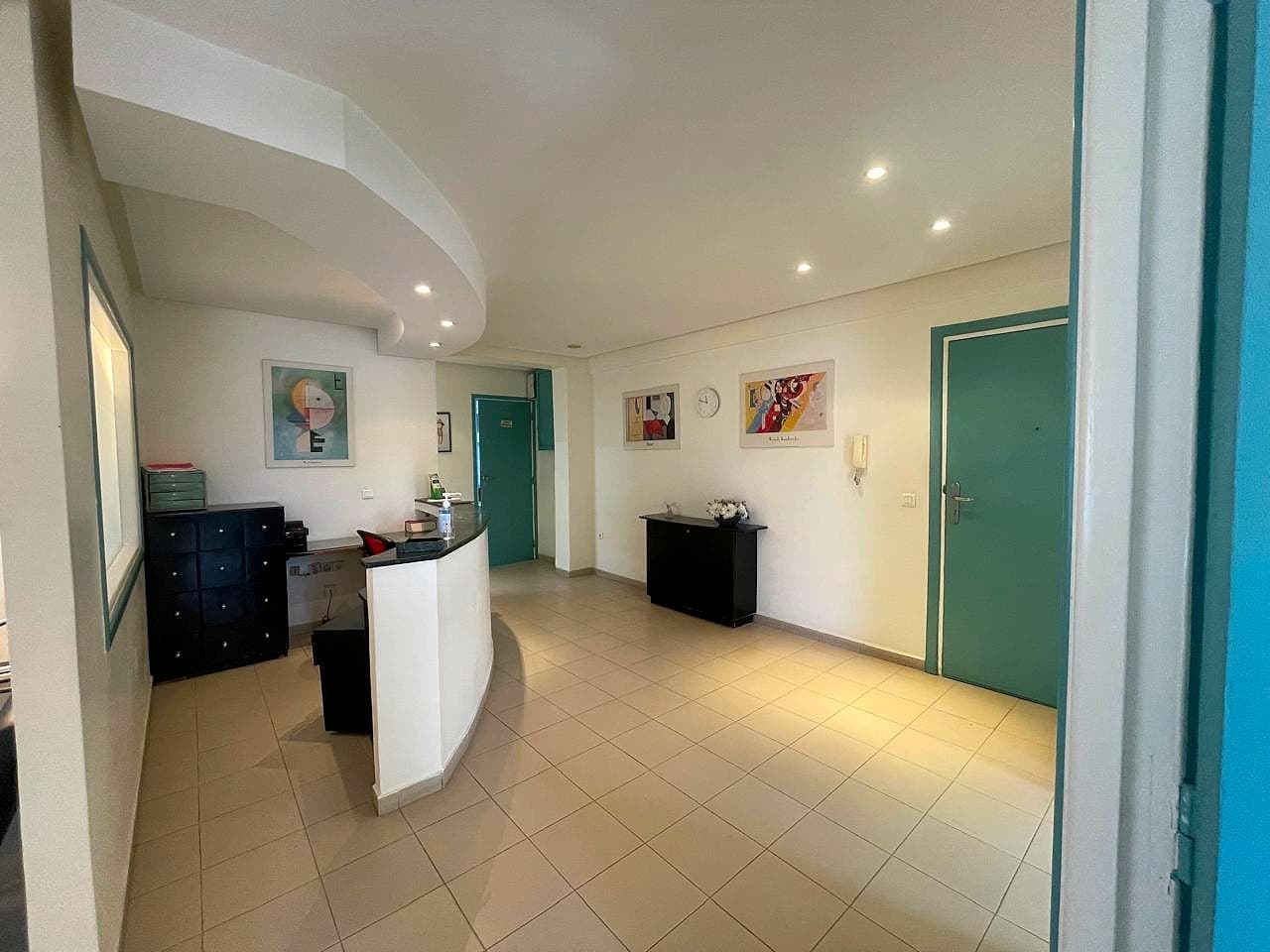 Bureau 100m² avec Clim : Pas de porte à vendre — photo 17