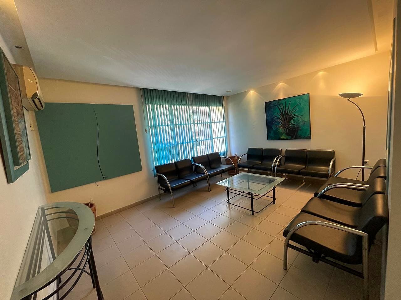Bureau 100m² avec Clim : Pas de porte à vendre — photo 9