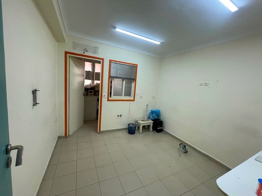 Bureau 100m² avec Clim : Pas de porte à vendre — photo 6