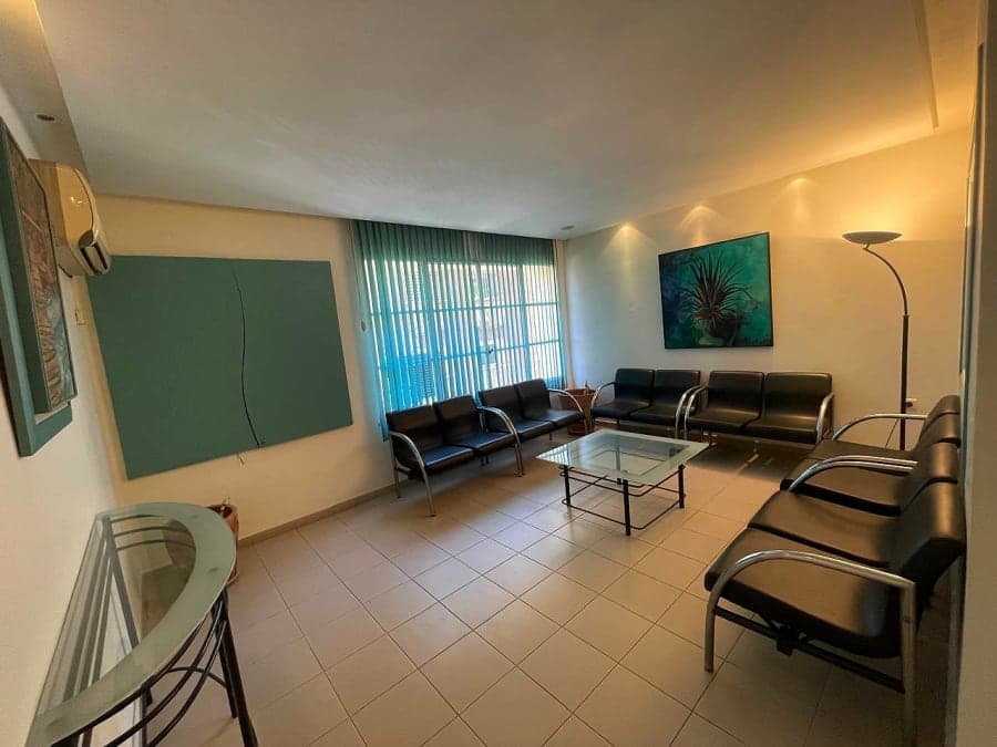 Bureau 100m² avec Clim : Pas de porte à vendre — photo 9
