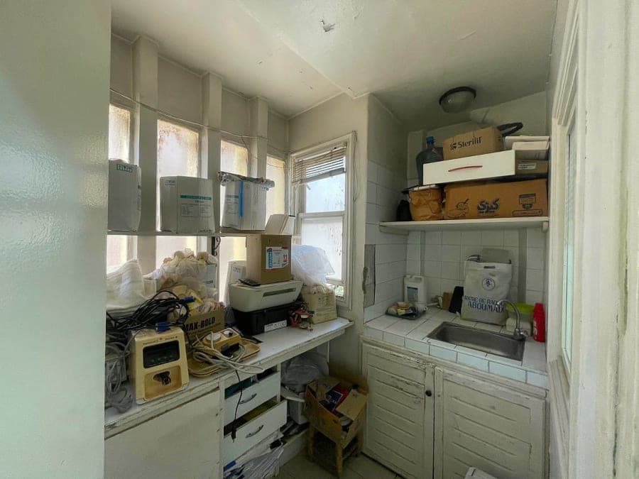 Bureau 100m² avec Clim : Pas de porte à vendre — photo 7