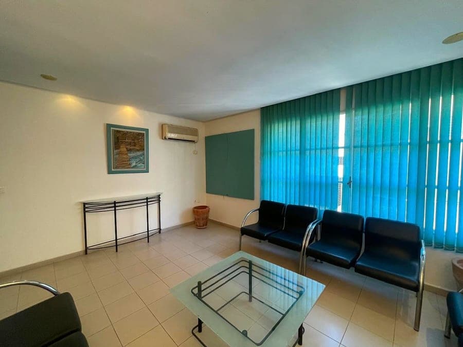 Bureau 100m² avec Clim : Pas de porte à vendre — photo 11