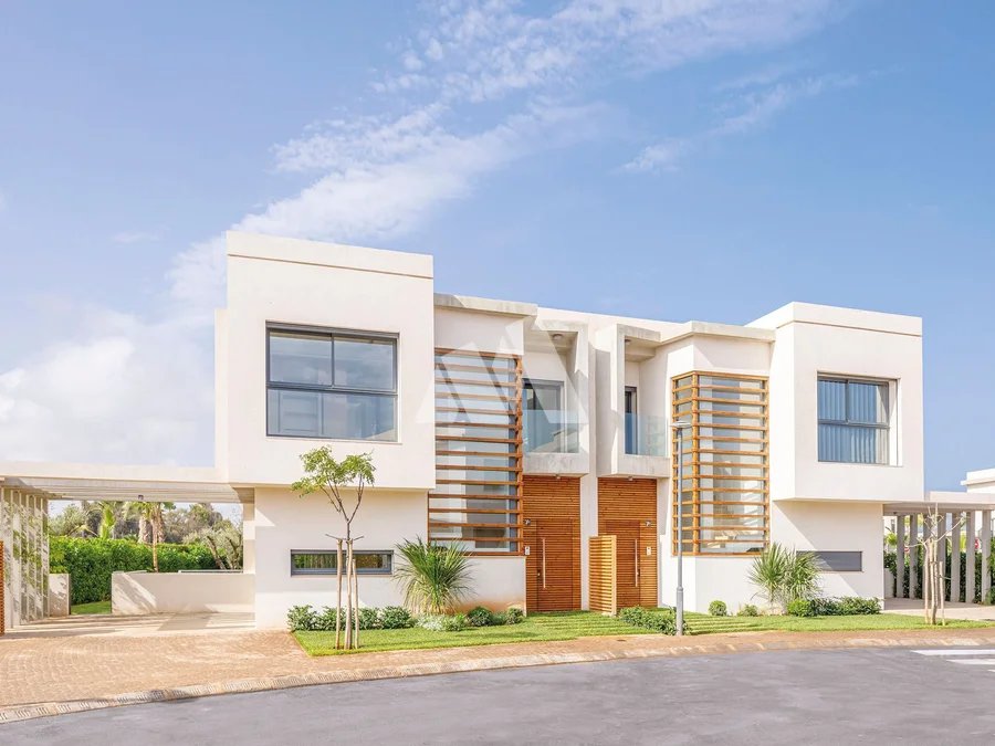 Villa 4 chambres de 315 m² — 1
