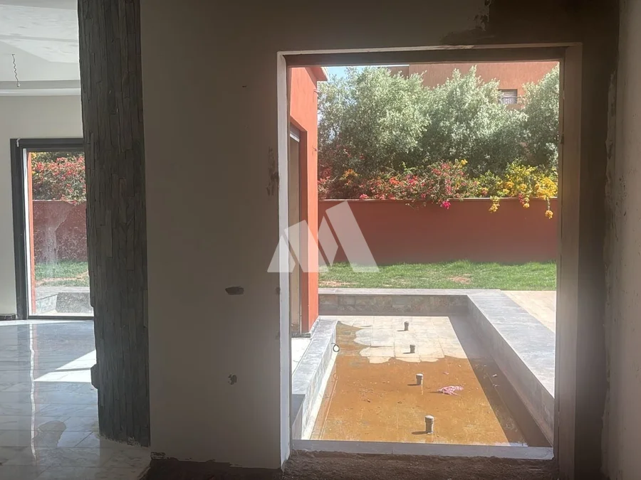 Villa 4 chambres de 882 m² — 3