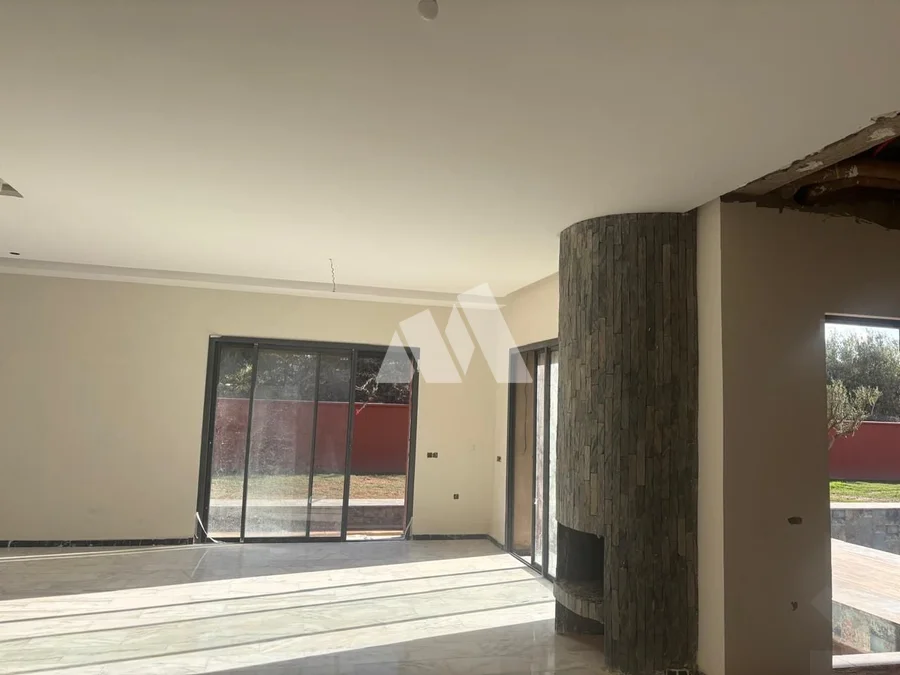 Villa 4 chambres de 882 m² — 1