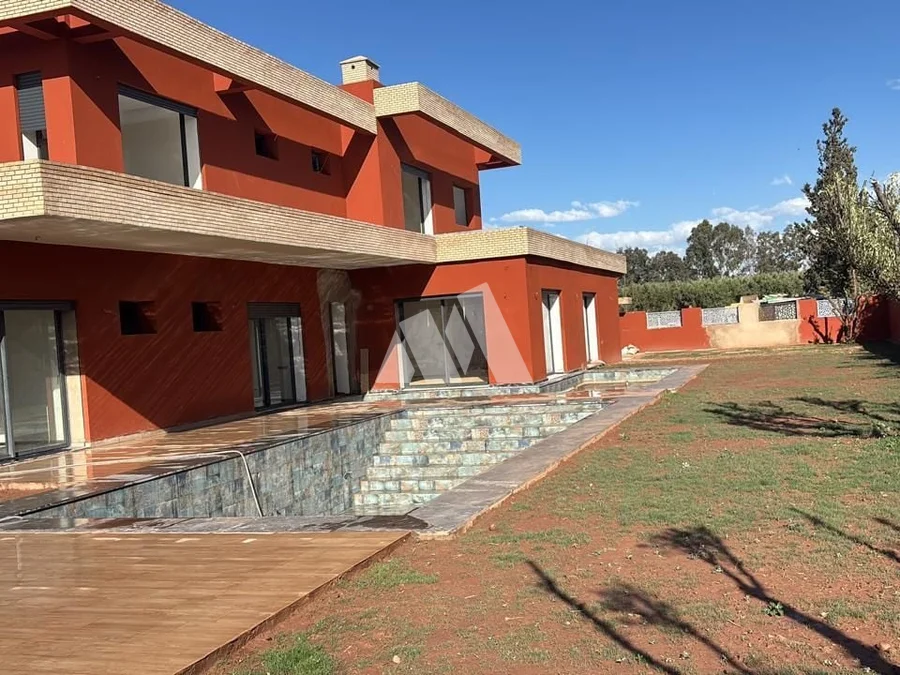 Villa 4 chambres de 882 m² — 6
