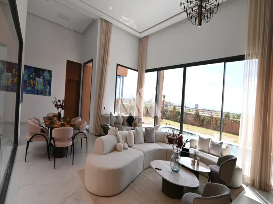 Villa 4 chambres de 757 m² — 4