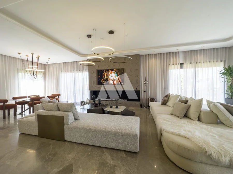 Villa 4 chambres de 257 m² — 4