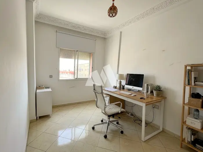 Bureau 100 m² à louer Casablanca Ain Chock cuisine équipée étage 3 — photo 2