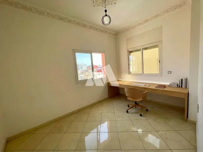 Bureau 100 m² à louer Casablanca Ain Chock cuisine équipée étage 3 — photo 5