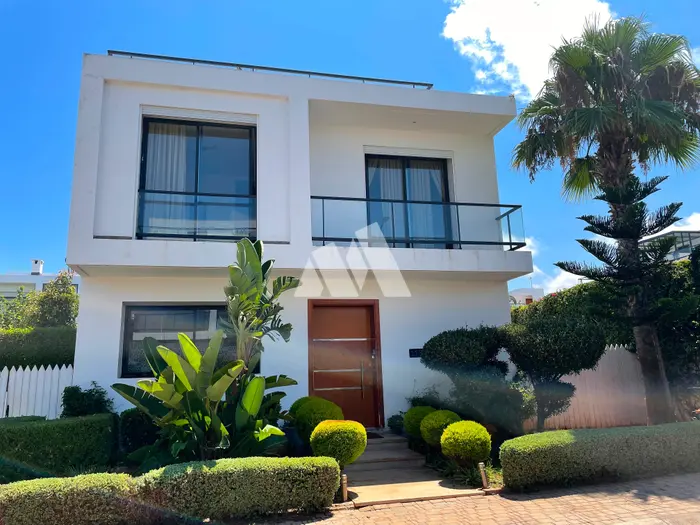 Villa 3 chambres avec terrasse et jardin à vendre à Tamaris1, Dar Bouazza — photo 1