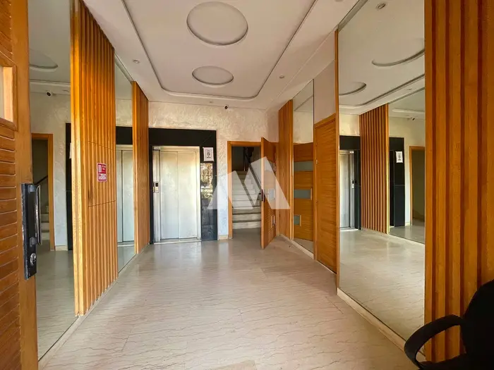 Bureau 65 m² à vendre Sidi Maarouf Casablanca équipé ascenseur — photo 3