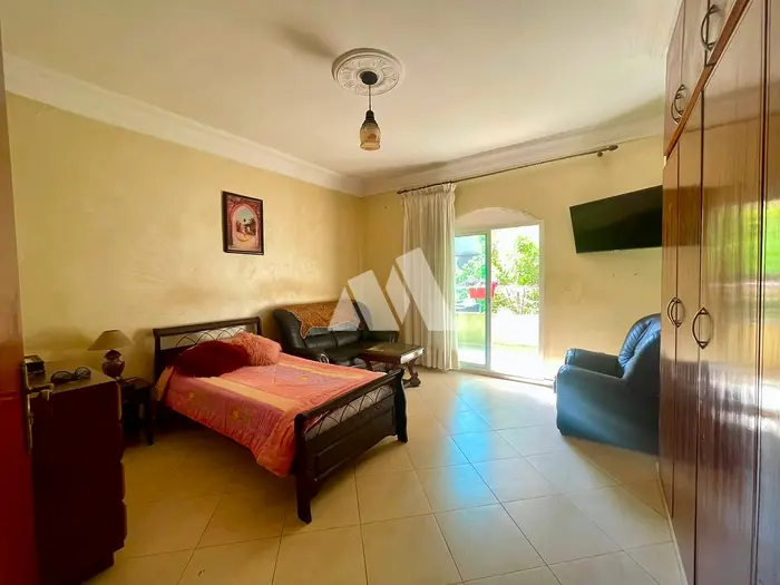 Villa moderne 336 m² 4 chambres terrasse balcon cuisine équipée Sidi Bernoussi Casablanca — photo 11